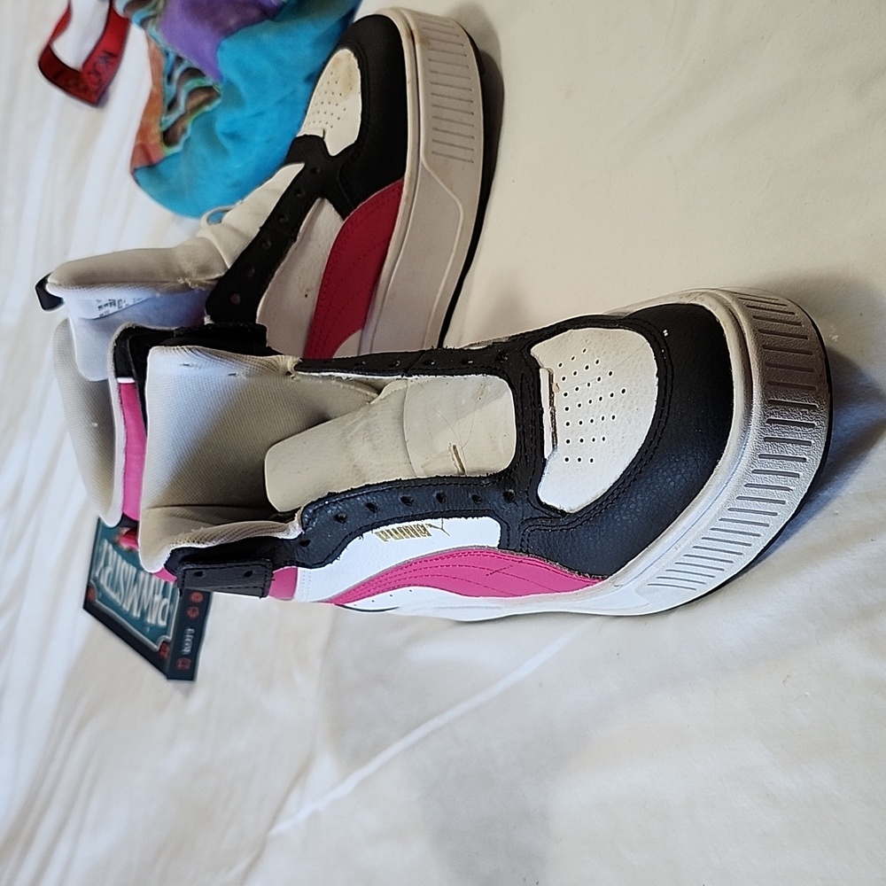 Puma shoes size 6